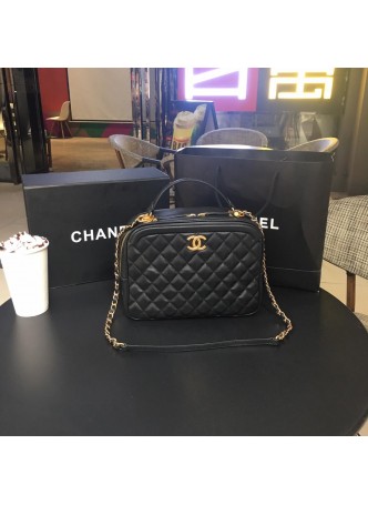 CHANEL CLASSIC BAG