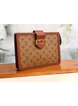 LV POCHETTE DAUPHINE